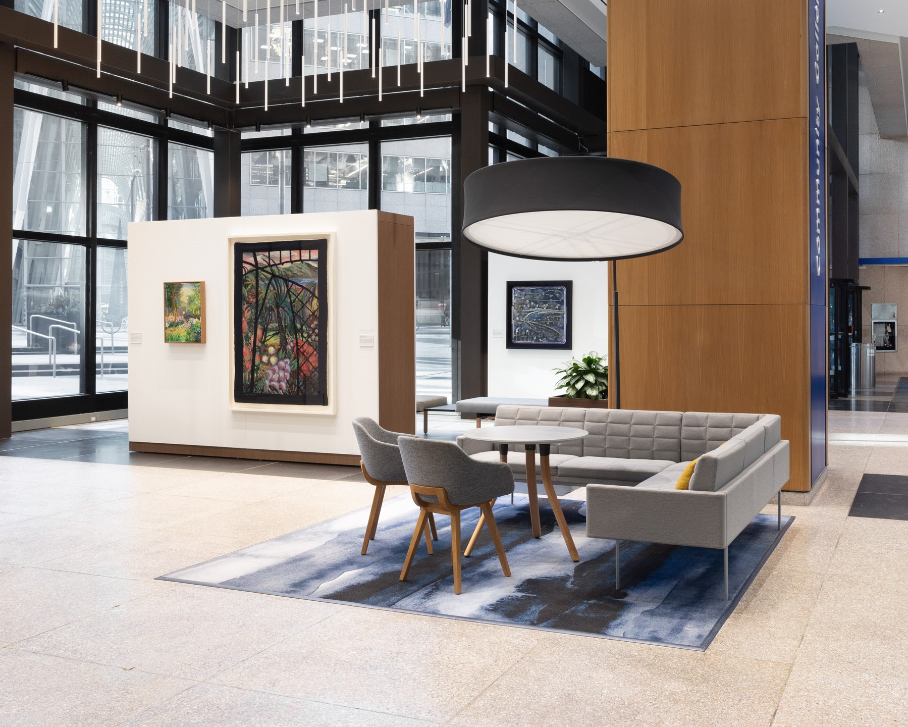 Œuvres de Kyung Soon Park, ainsi que de Heather Goodchild.