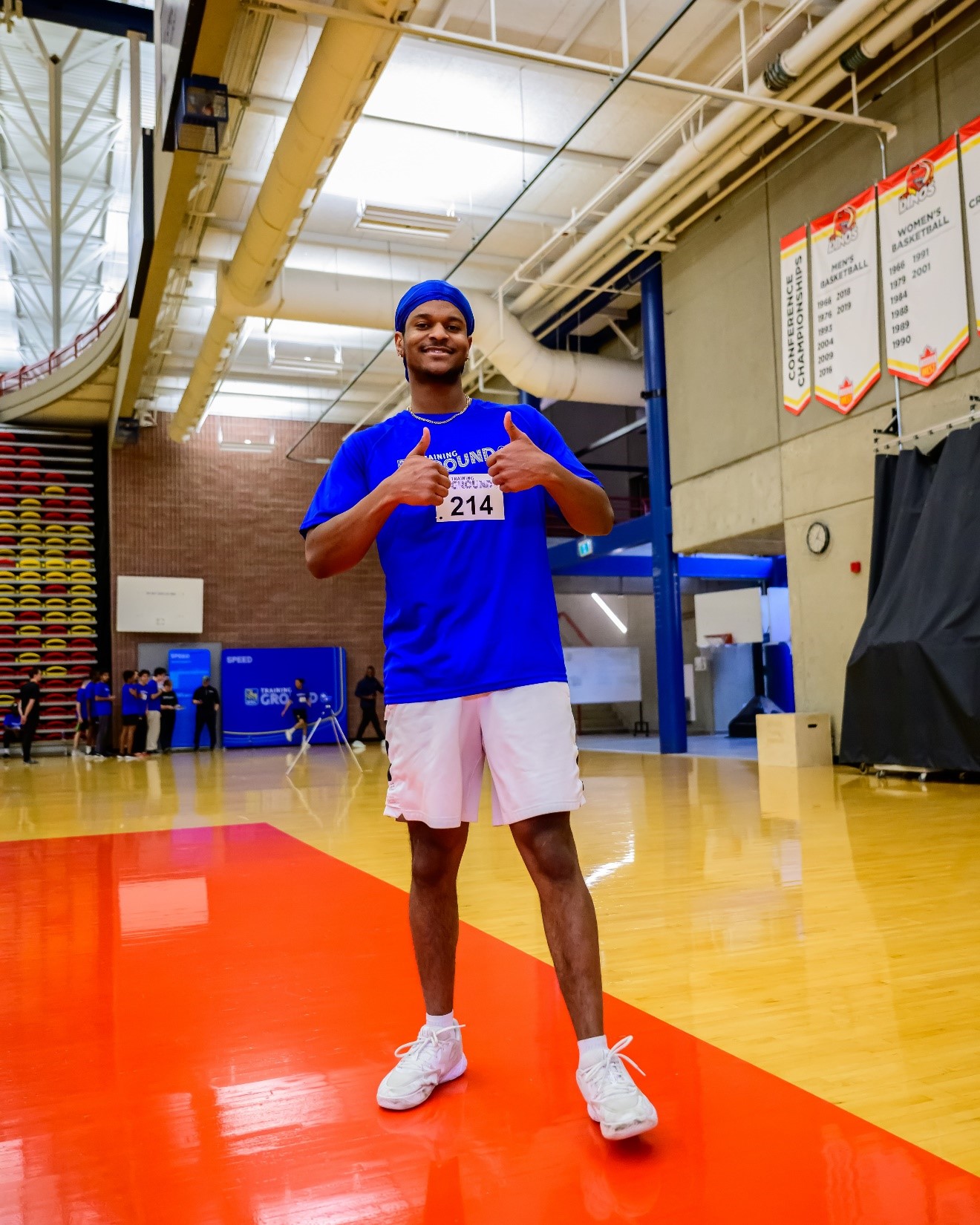 Participants à Cleats4Kids à la station d’essai. 